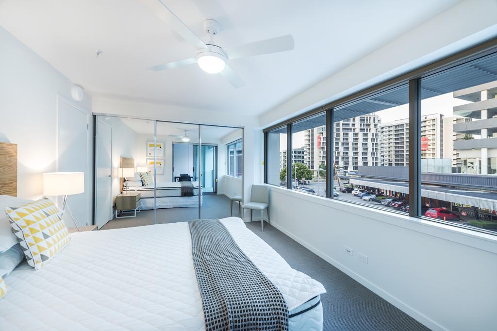 Link Portside Wharf Apartment Hotel Бризбейн Стая снимка