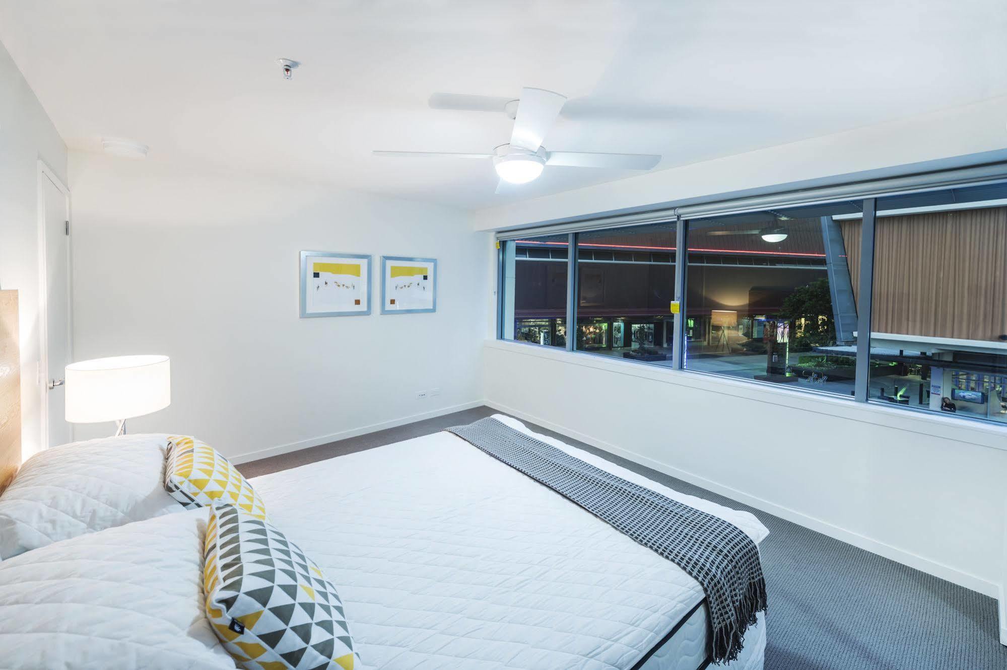 Link Portside Wharf Apartment Hotel Бризбейн Екстериор снимка