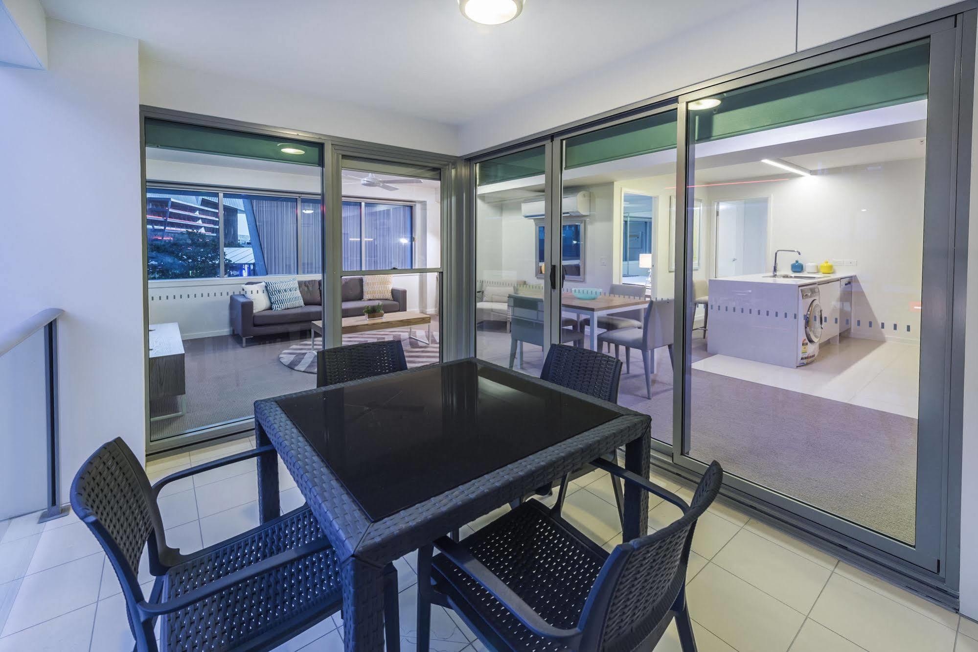 Link Portside Wharf Apartment Hotel Бризбейн Екстериор снимка