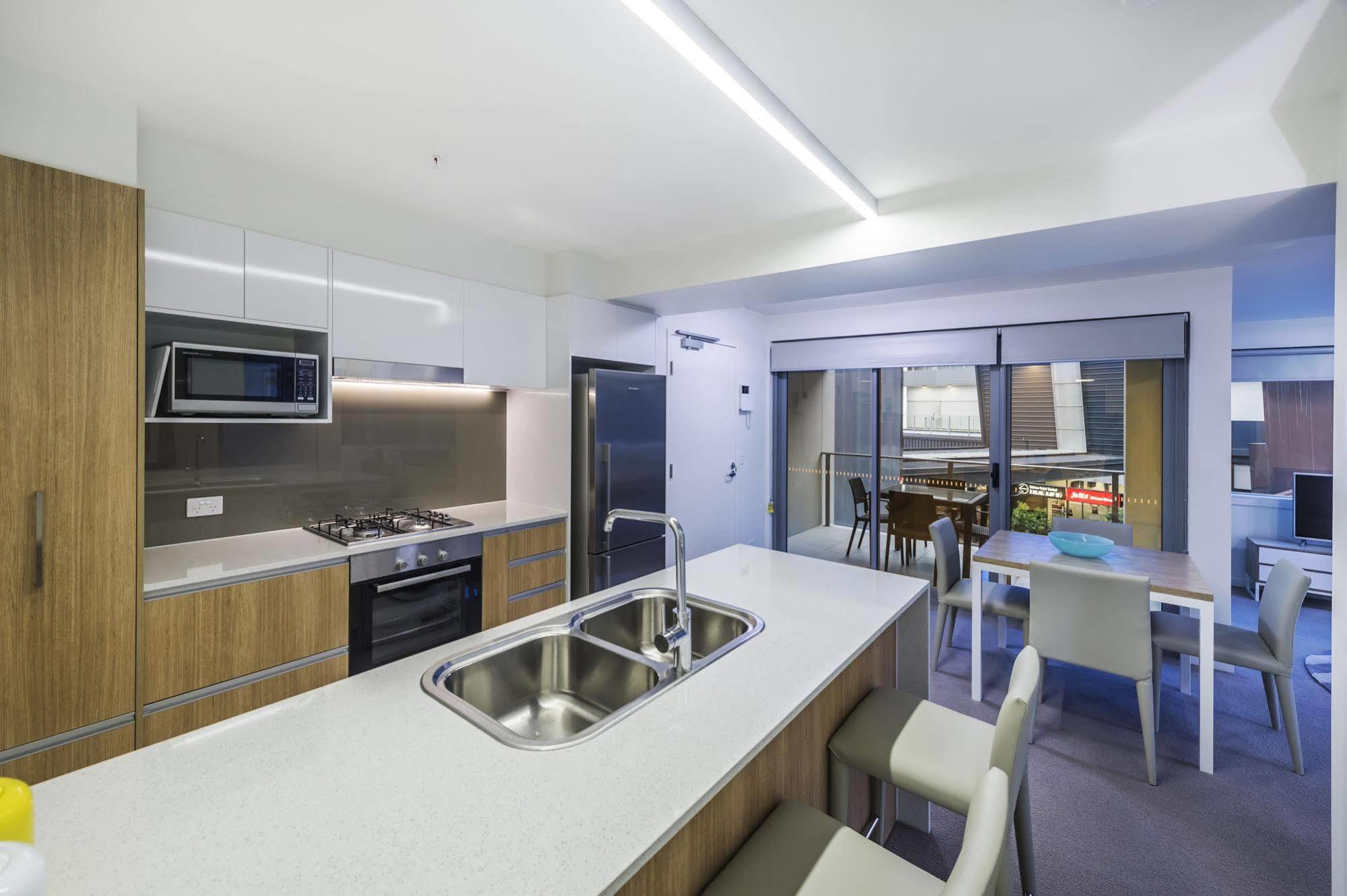 Link Portside Wharf Apartment Hotel Бризбейн Екстериор снимка